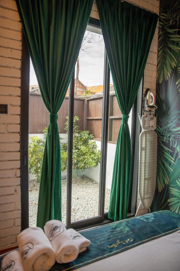 Reunion Carnarvon Hotel George Town Buitenkant foto